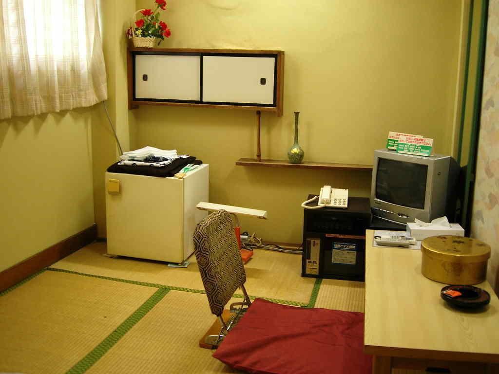 Komecho Ryokan Imabari Railway Station Zimmer foto