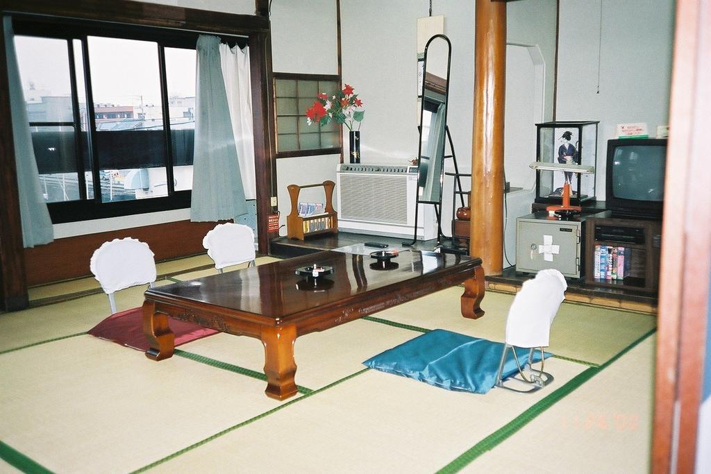 Komecho Ryokan Imabari Railway Station Zimmer foto